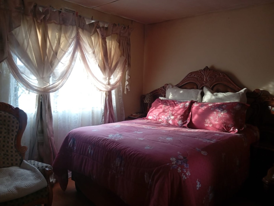 6 Bedroom Property for Sale in Upper Mchubakazi Eastern Cape